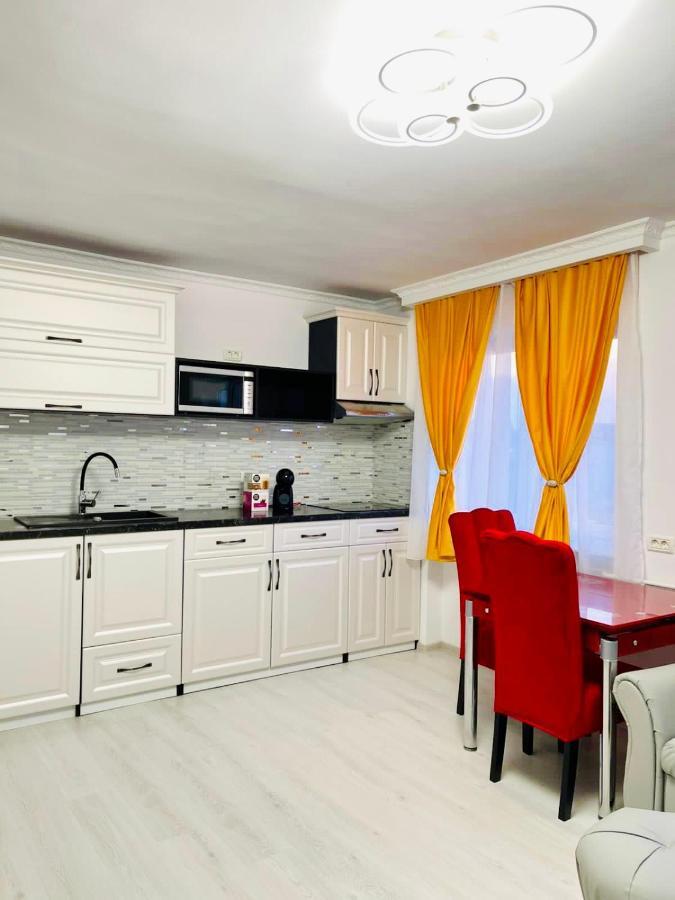 Apartament Premium Isabella Arad Exterior photo